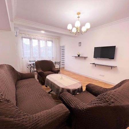 Cosy Apt Near Republic Square Daire Erivan Dış mekan fotoğraf