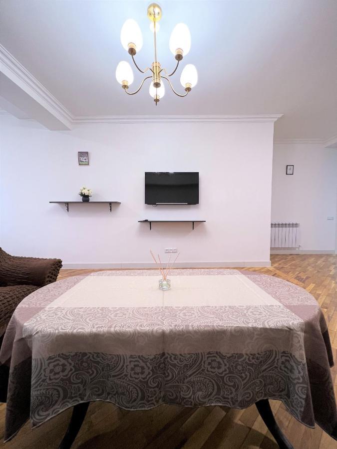 Cosy Apt Near Republic Square Daire Erivan Dış mekan fotoğraf